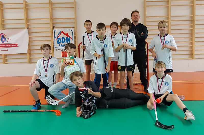 23-24 florbal bronz a stribro 08